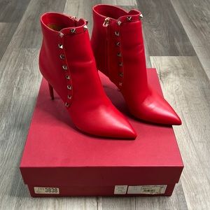 Valentino boots. Worn once. Size 39.
